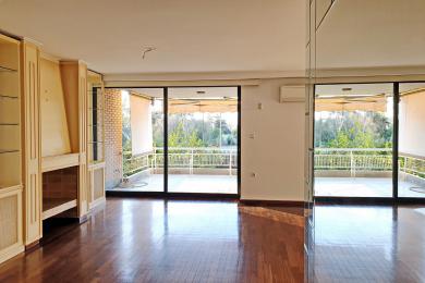 Apartment for rent in Glyfada center.
